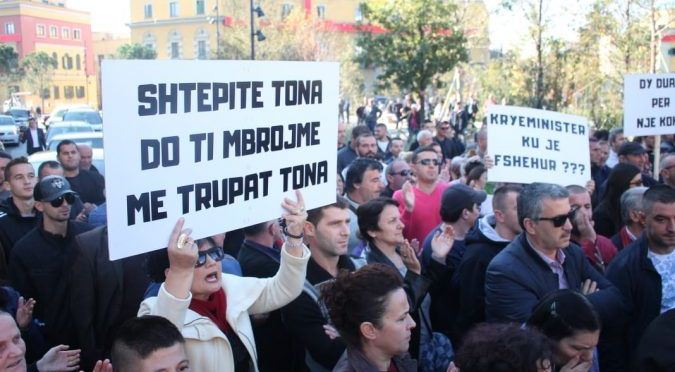 Sot nis shembja e banesave: Banoret e Unazes se Re paralajmerojne proteste Sot nis shembja e banesave: Banoret e Unazes se Re paralajmerojne proteste